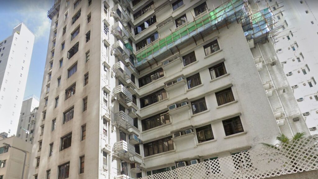 樓市成交紀錄｜西區穎章大廈38年老屋 686呎1,080萬元成交 業主持貨兩年賺180萬